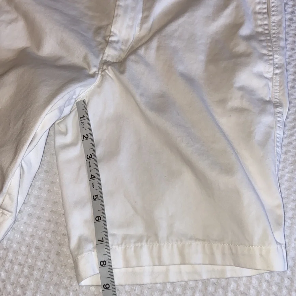 Club Room Flat Front Bermuda Shorts Size 29 WHITE EUC